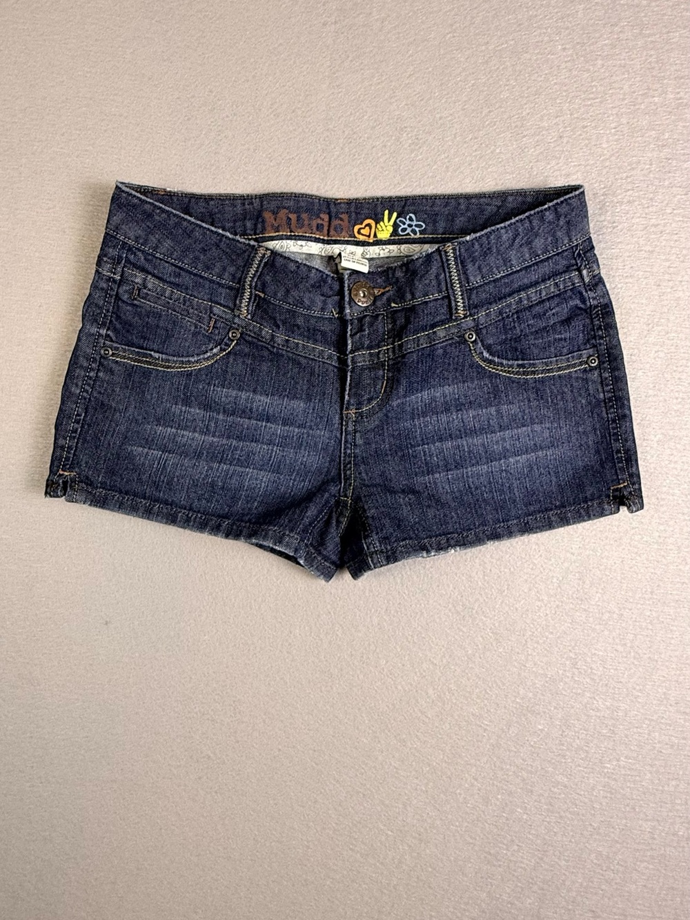 Mudd Women’s Denim Short Shorts Size 7 Dark Wash Low Rise Y2K Stretch